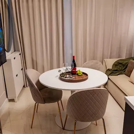 Era Deluxe Oasis 2 Near The Apartman